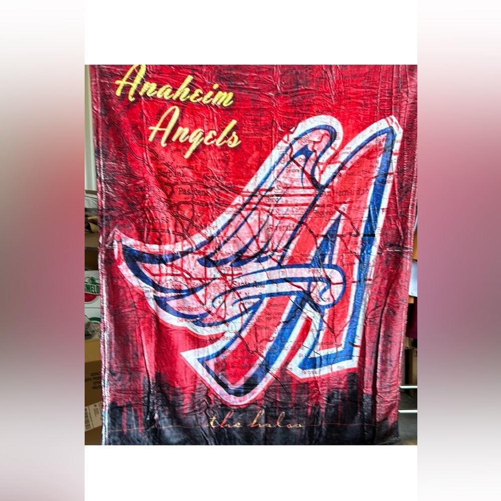 Los Angeles, Anaheim Angels baseball blanket
Size: 40x50 - Picture 1 of 3